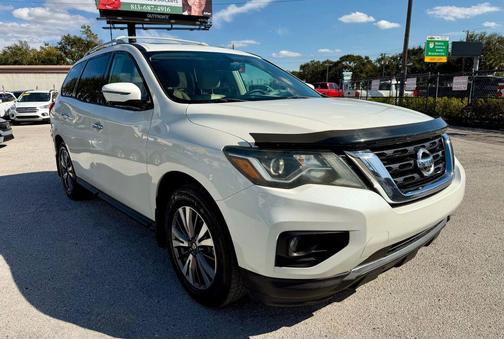 2017 Nissan Pathfinder SL
