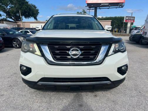 2017 Nissan Pathfinder SL