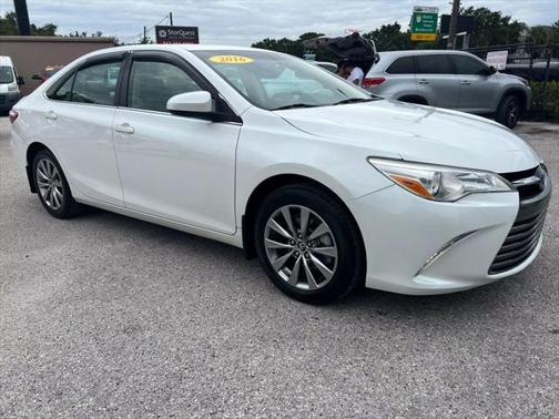 2016 Toyota Camry XLE