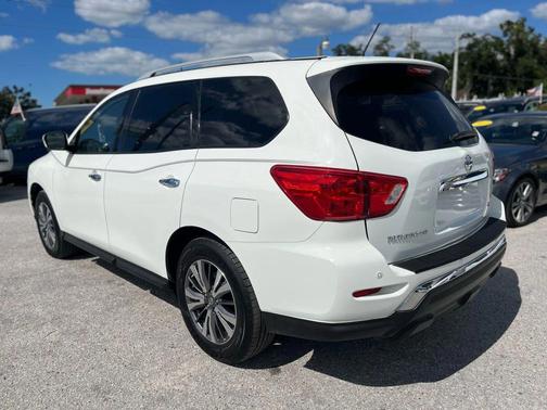 2018 Nissan Pathfinder SL