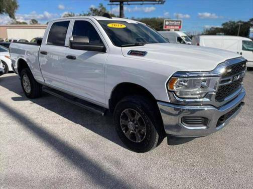 2019 RAM 2500 Tradesman Crew Cab 4x4 6'4' Box