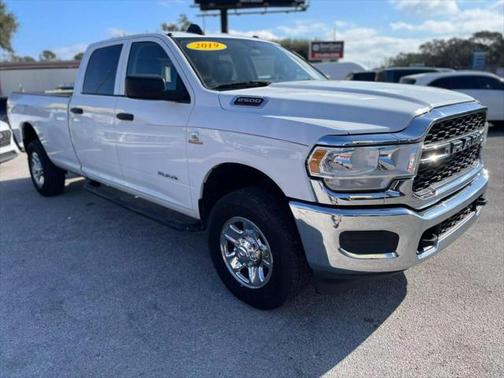 2019 RAM 2500 Tradesman Crew Cab 4x4 8' Box