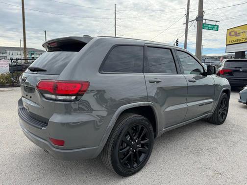 2021 Jeep Grand Cherokee Laredo