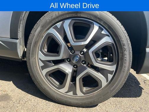 Ice Silver Metallic 2023 Subaru Ascent LIMITED 8-PASSENGER