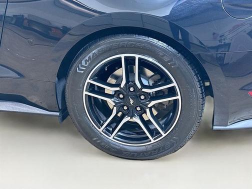 2022 Ford Mustang ECOBOOST PREMIUM