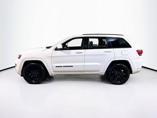 2019 Jeep Grand Cherokee LAREDO