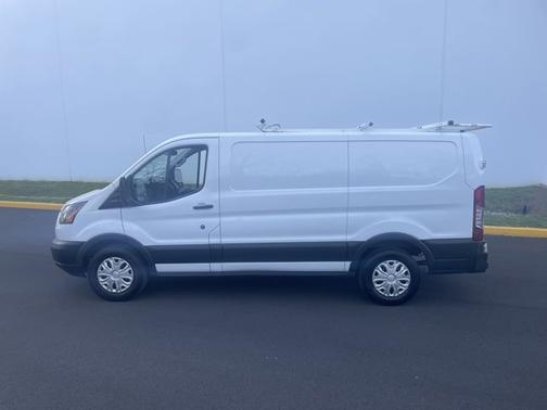 2017 Ford Transit-150 130 WB LOW ROOF CARGO