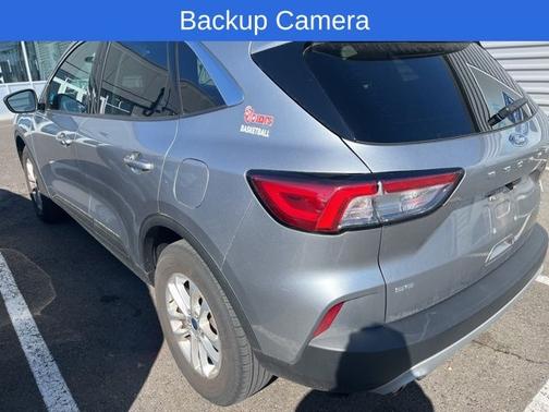ICONIC SILVER 2022 Ford Escape SE
