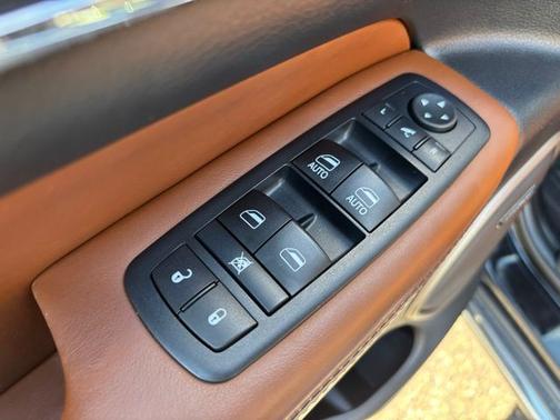 2017 Jeep Grand Cherokee SUMMIT