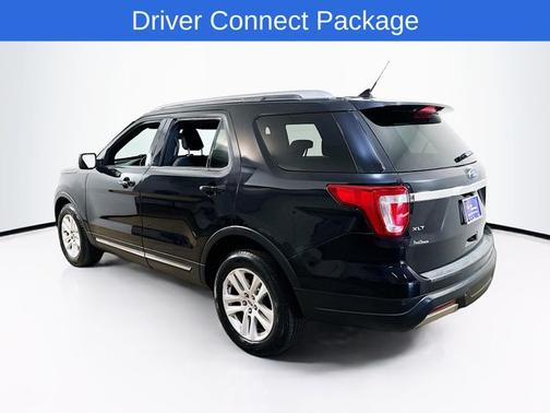 AGATE BLACK METALLIC 2019 Ford Explorer XLT