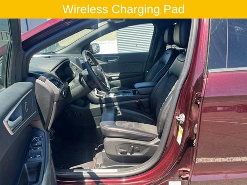BURGUNDY VELVET MET TINT CC 2023 Ford Edge ST LINE