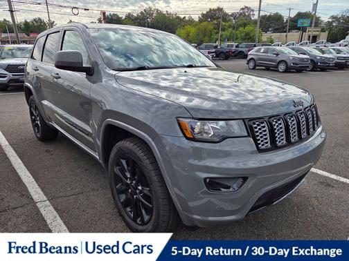 2020 Jeep Grand Cherokee LAREDO