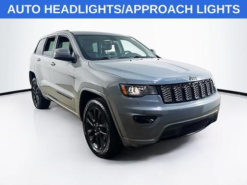 2020 Jeep Grand Cherokee LAREDO