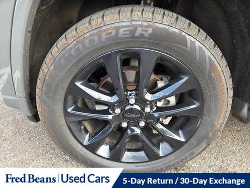 2020 Jeep Grand Cherokee LAREDO