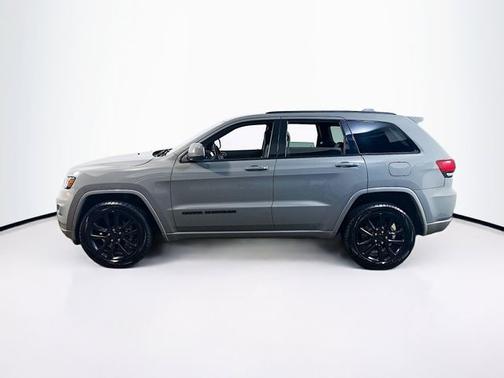 2020 Jeep Grand Cherokee LAREDO