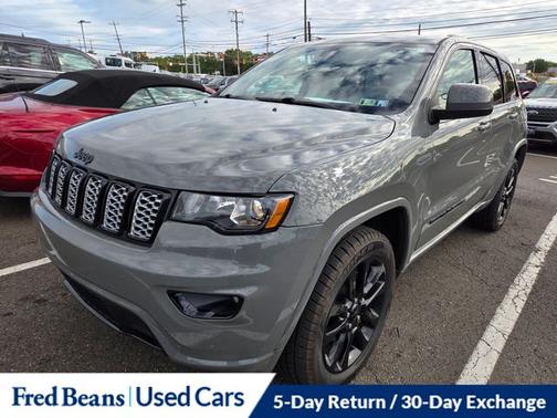 2020 Jeep Grand Cherokee LAREDO