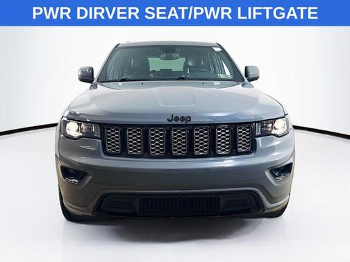 2020 Jeep Grand Cherokee LAREDO