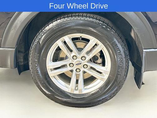 AGATE BLACK METALLIC 2021 Ford Explorer XLT