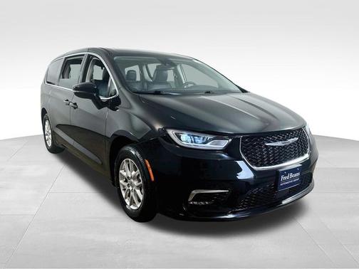 Diamond Black 2024 Chrysler Pacifica TOURING L