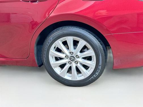 Pearl 2020 Toyota Camry LE