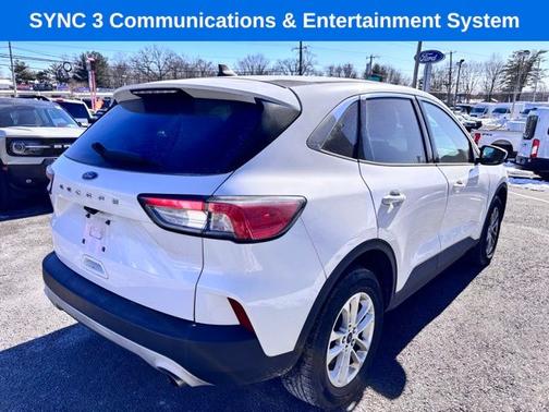 OXFORD WHITE 2021 Ford Escape SE