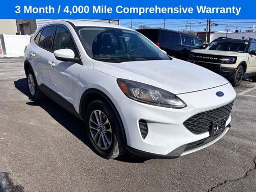 OXFORD WHITE 2021 Ford Escape SE