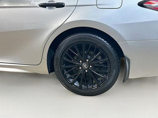 2020 Toyota Camry SE NIGHTSHADE