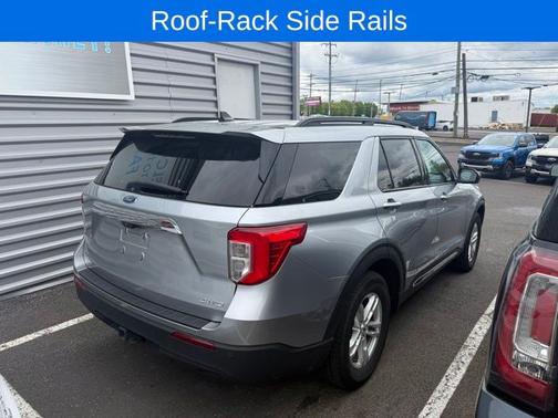 ICONIC SILVER METALLIC 2023 Ford Explorer XLT