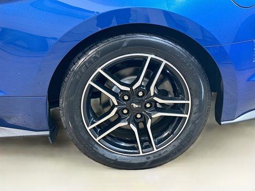 2022 Ford Mustang ECOBOOST PREMIUM