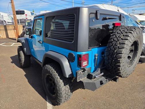 2017 Jeep Wrangler SPORT
