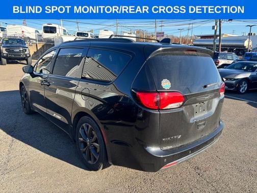 2020 Chrysler Pacifica TOURING