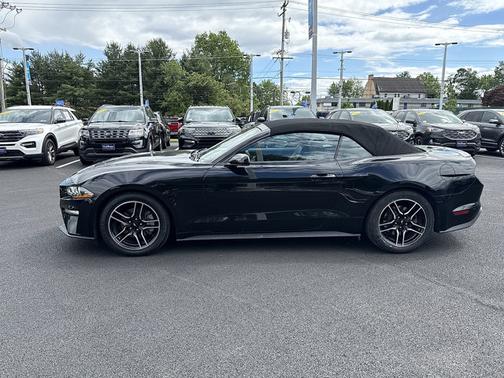2022 Ford Mustang ECOBOOST PREMIUM