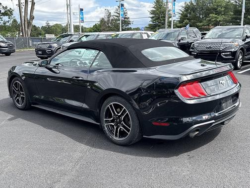 2022 Ford Mustang ECOBOOST PREMIUM