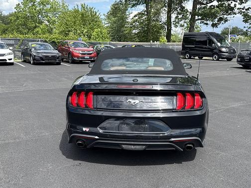 2022 Ford Mustang ECOBOOST PREMIUM