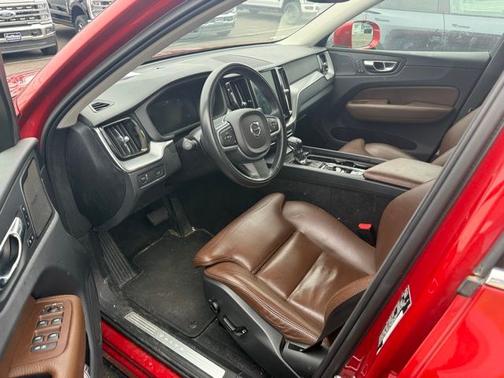 Fusion Red Metallic 2019 Volvo XC60 T5 MOMENTUM