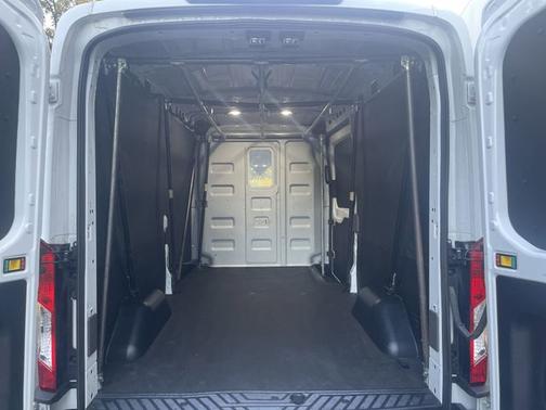 2024 Ford Transit-250 148 WB MEDIUM ROOF CARGO