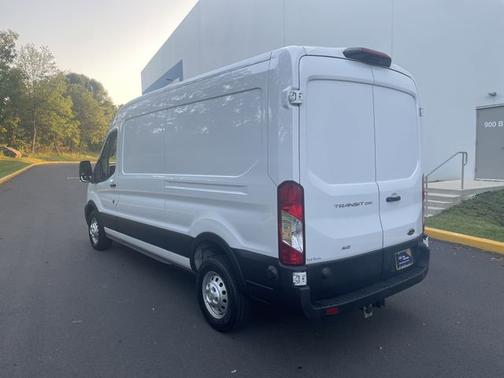 2024 Ford Transit-250 148 WB MEDIUM ROOF CARGO