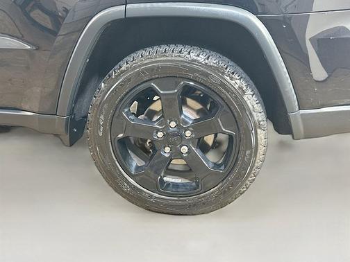 2019 Jeep Grand Cherokee LAREDO