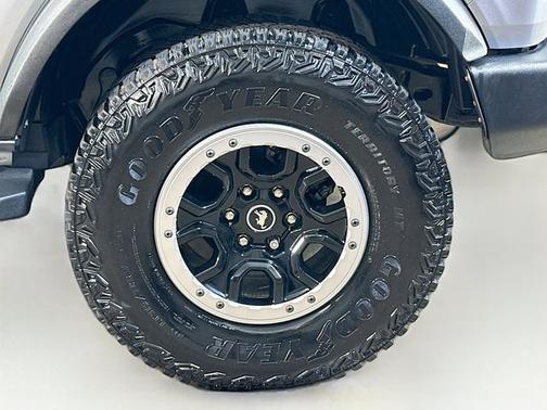 ICONIC SILVER METALLIC 2023 Ford Bronco BIG BEND