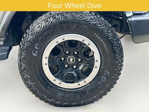 ICONIC SILVER METALLIC 2023 Ford Bronco BIG BEND