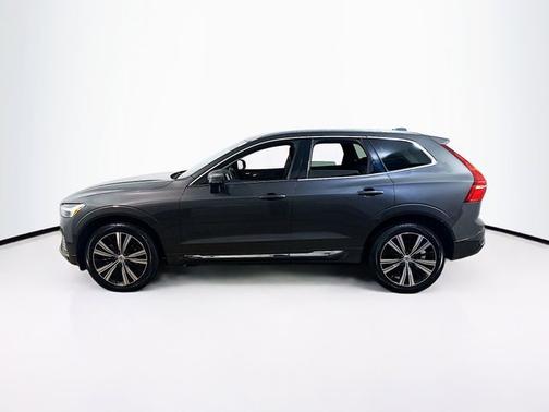 2022 Volvo XC60 B5 INSCRIPTION