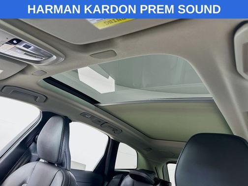 2022 Volvo XC60 B5 INSCRIPTION