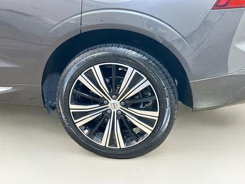 2022 Volvo XC60 B5 INSCRIPTION