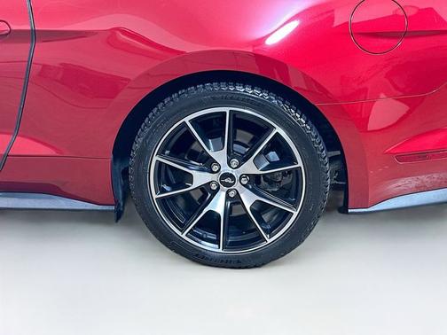 2021 Ford Mustang ECOBOOST PREMIUM