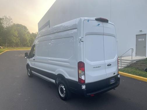 2023 Ford Transit-250 148 WB HIGH ROOF CARGO