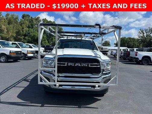 Bright White Clearcoat 2022 RAM 2500 Tradesman Crew Cab 4x2 8' Box