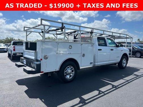 Bright White Clearcoat 2022 RAM 2500 Tradesman Crew Cab 4x2 8' Box
