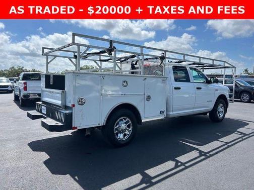 Bright White Clearcoat 2022 RAM 2500 Tradesman Crew Cab 4x2 8' Box