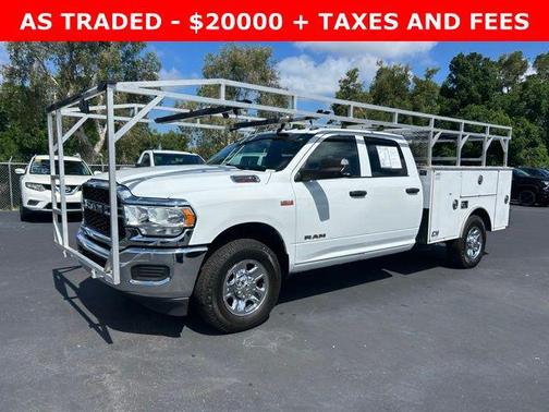Bright White Clearcoat 2022 RAM 2500 Tradesman Crew Cab 4x2 8' Box