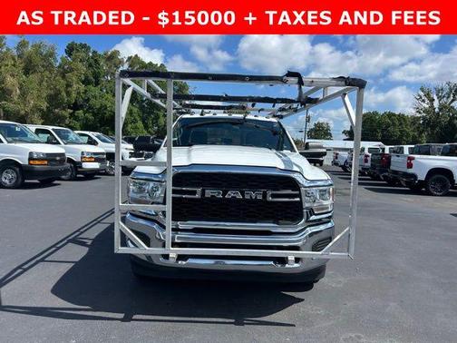 Bright White Clearcoat 2022 RAM 2500 Tradesman Crew Cab 4x2 8' Box